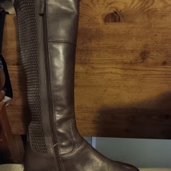 Stylish Brown Women's Knee-High Boots - Picture 1 of 1
